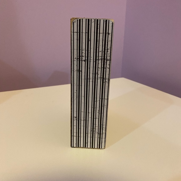 Home decor - Picture 2 of 3